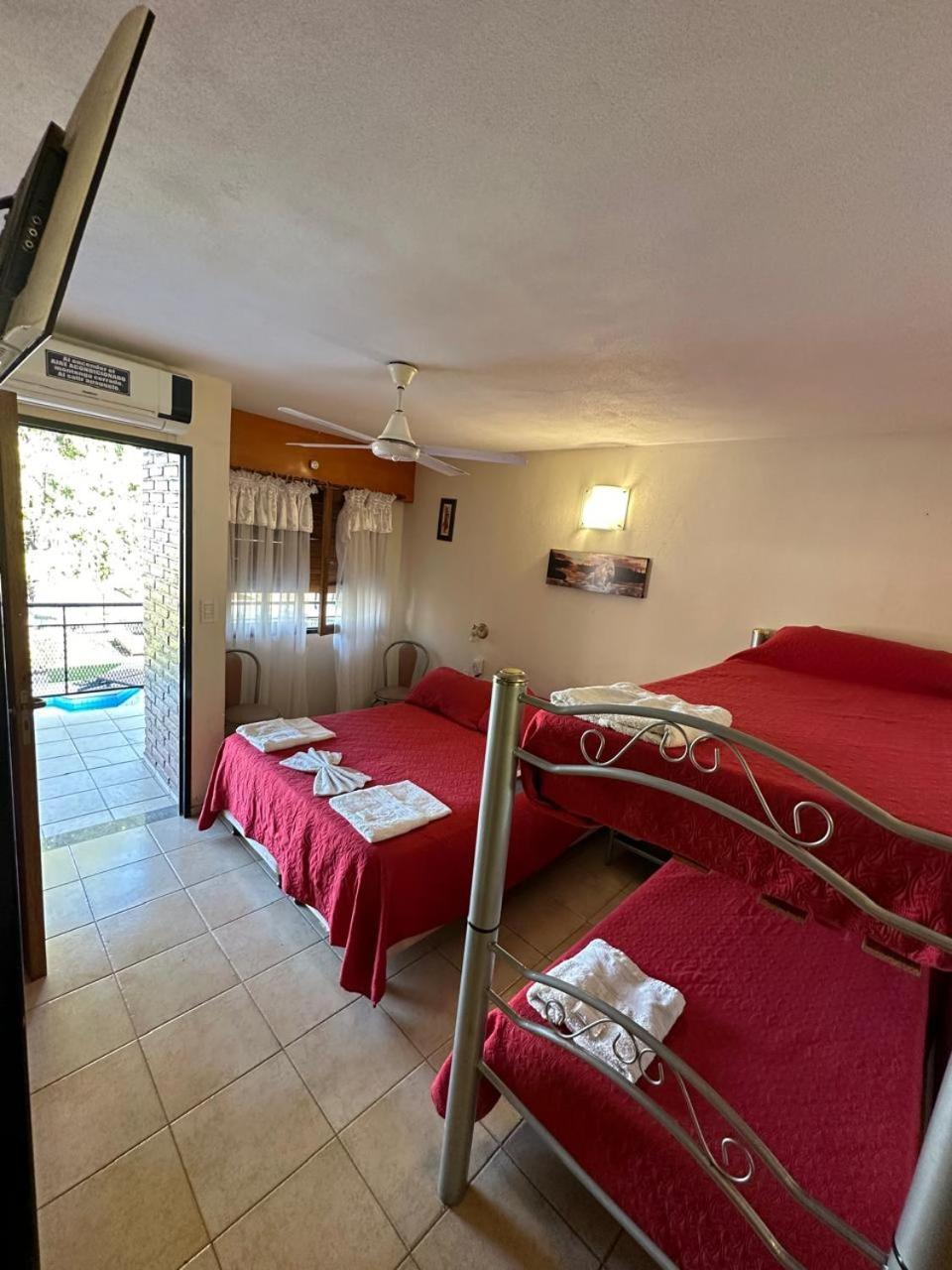 Hotel Carlos Paz Вилья-Карлос-Пас Экстерьер фото