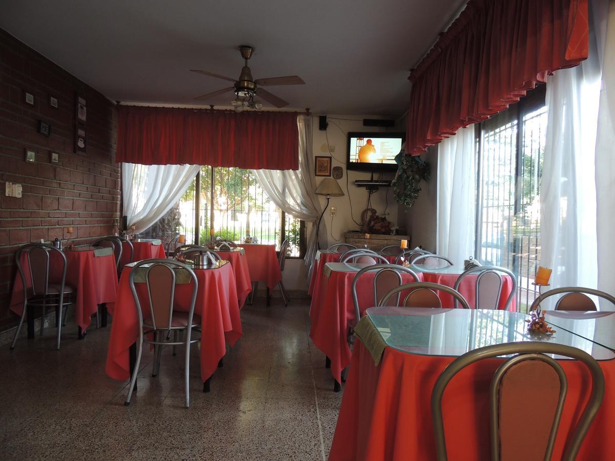 Hotel Carlos Paz Вилья-Карлос-Пас Экстерьер фото