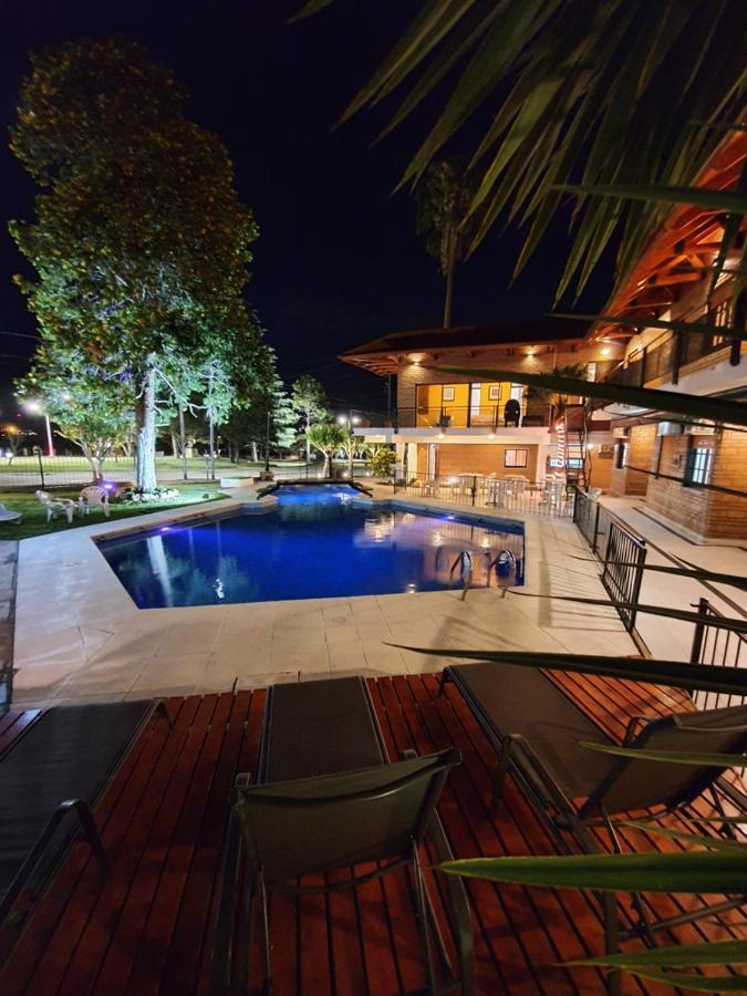 Hotel Carlos Paz Вилья-Карлос-Пас Экстерьер фото