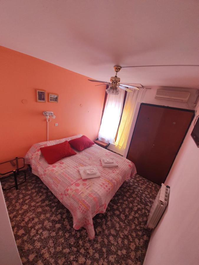 Hotel Carlos Paz Вилья-Карлос-Пас Экстерьер фото